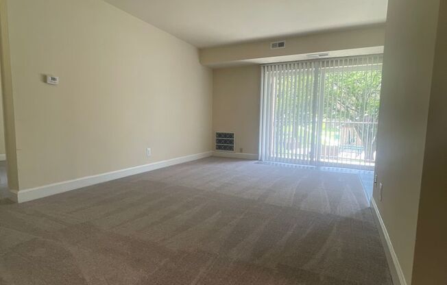 2 beds, 2 baths, 1,000 sqft, $1,975, Unit 14225 #102