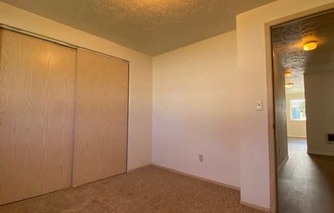 2 beds, 1 bath, 1,000 sqft, $1,150, Unit 203