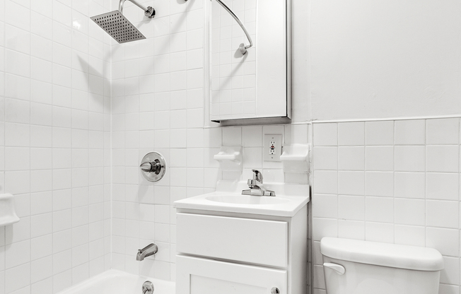 1 bed, 1 bath, $3,795, Unit 604