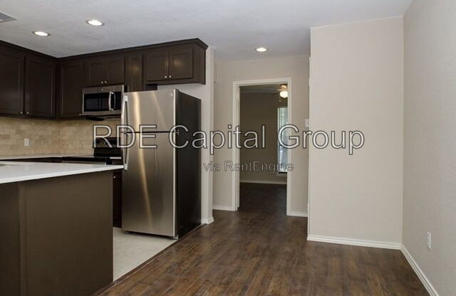 2 beds, 2 baths, 732 sqft, $1,280, Unit 224