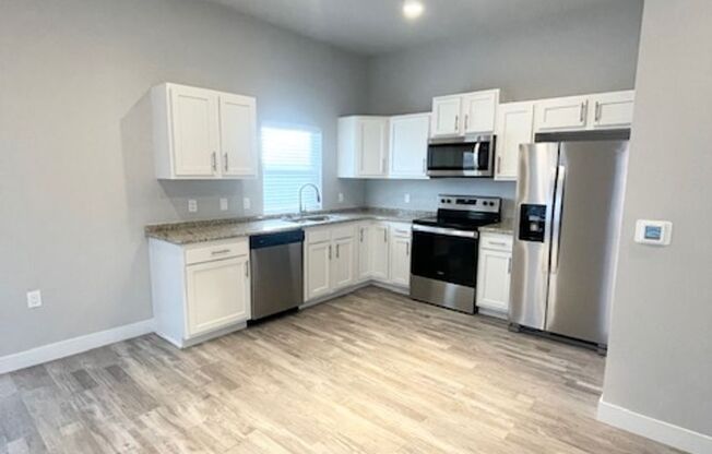 1 bed, 1 bath, 692 sqft, $1,395, Unit 3410 N Carefree Circle - Unit 208