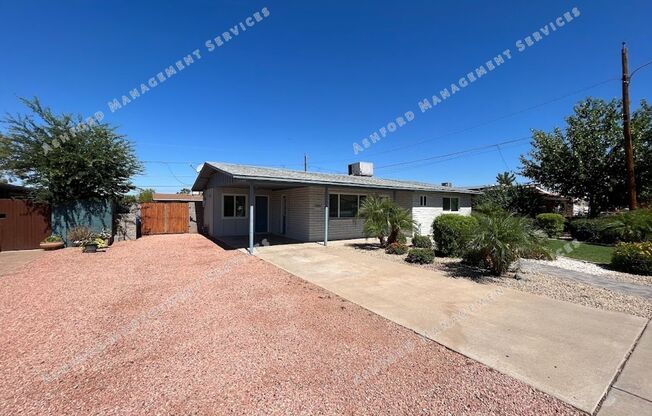 BEAUTIFUL 2 BEDROOM 2 BATH HOME IN PHOENIX!