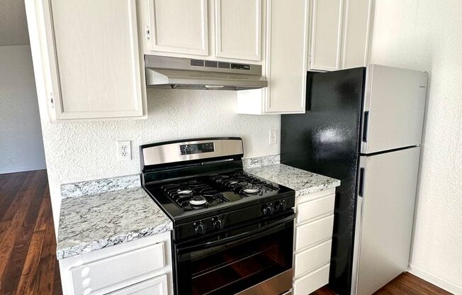 2 beds, 2 baths, 728 sqft, $2,875, Unit 23