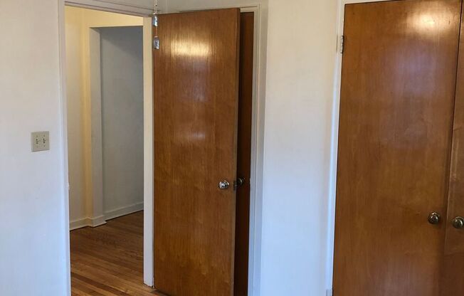 1 bed, 1 bath, $1,250, Unit 14