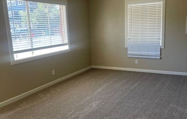 2 beds, 1 bath, 826 sqft, $1,495