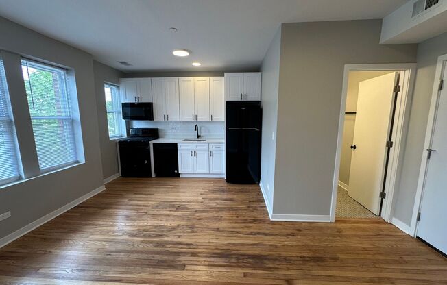 1 bed, 1 bath, $1,595, Unit 205