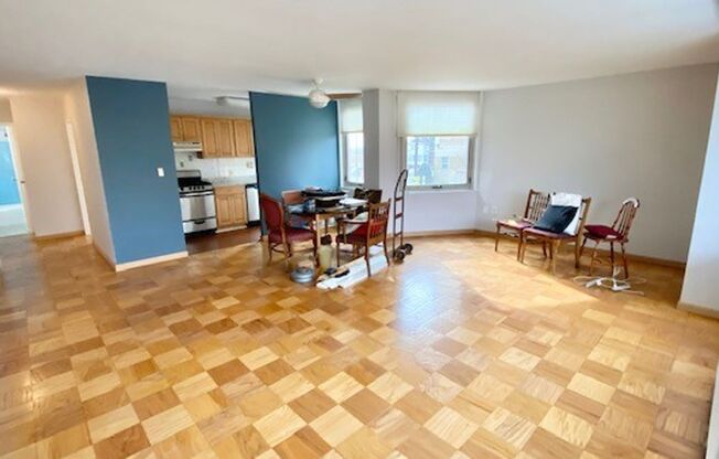 Spacious Corner 1 Bedroom Condo in Commanding Cathedral Heights with Balcony.