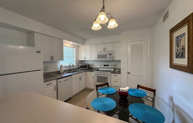 ANNUAL RENTAL - POINCIANA - PARTIALLY FURNISHED 1 BED/1 BATH