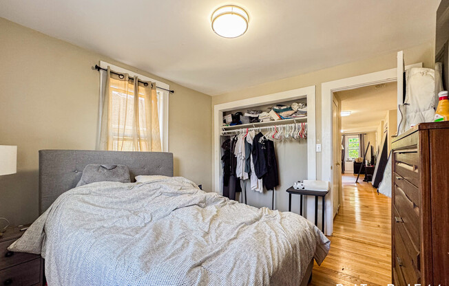 19 TOWN HL ST