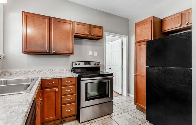 2 beds, 1 bath, $1,240