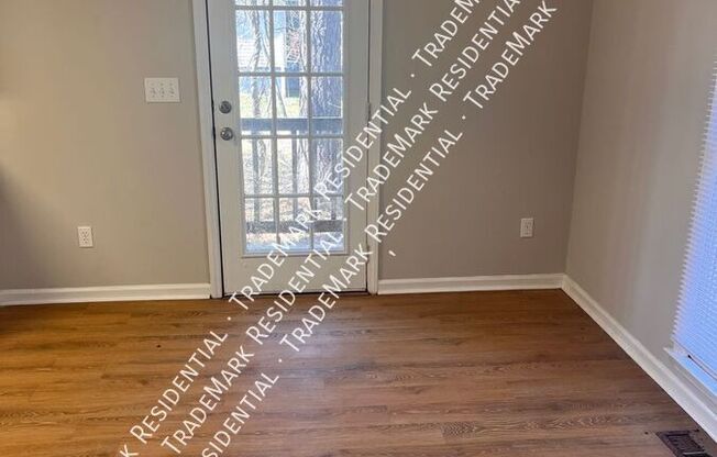 320 W CHESTNUT AVE