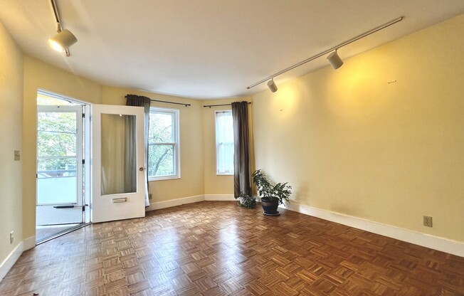 10 PACKARD AVE