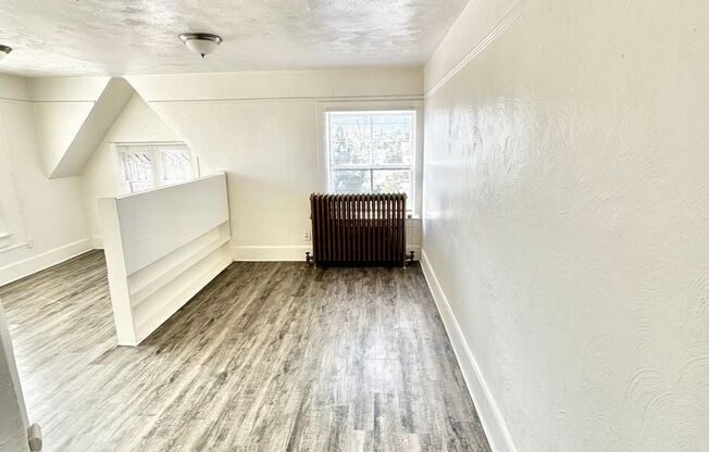 715 N NEVADA AVE