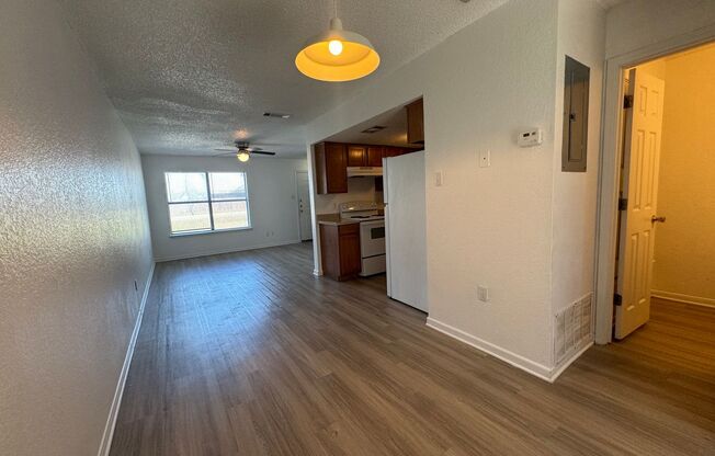 2 beds, 1.5 baths, $900, Unit Unit D