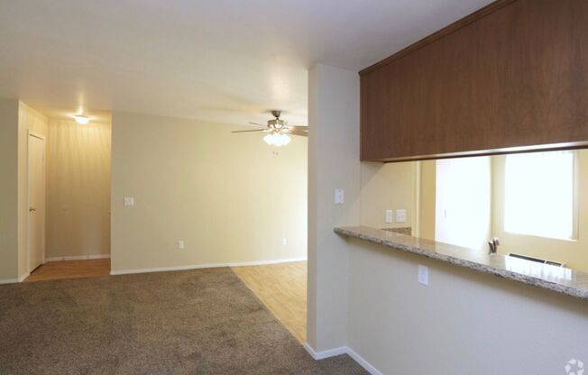 1 bed, 1 bath, 672 sqft, $1,865, Unit 073