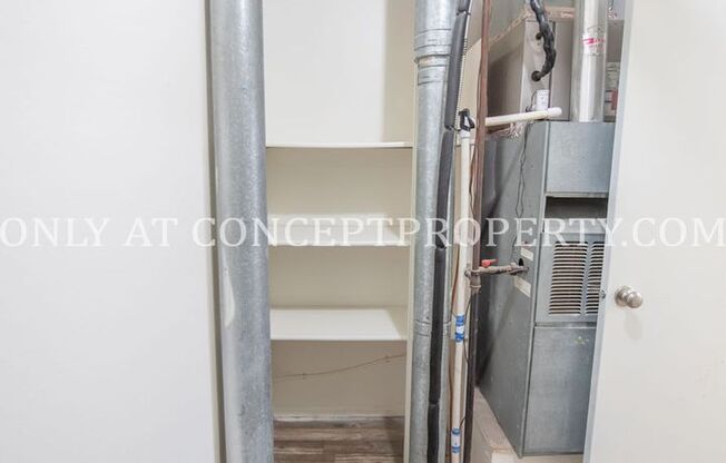 2 beds, 1 bath, 810 sqft, $1,249, Unit 23