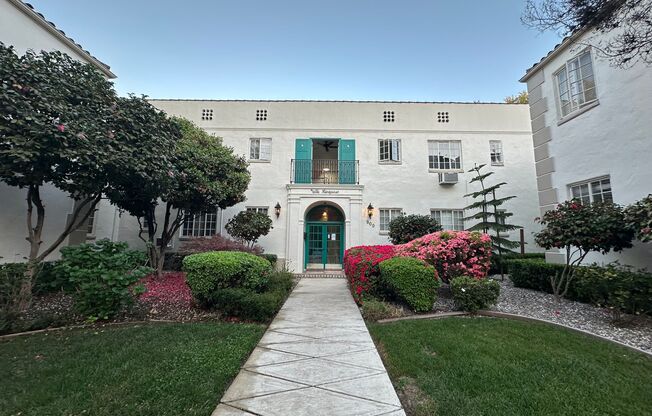 Discover Vintage Charm at Villa Marquise