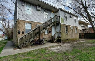 2 beds, 1 bath, $1,000, Unit A