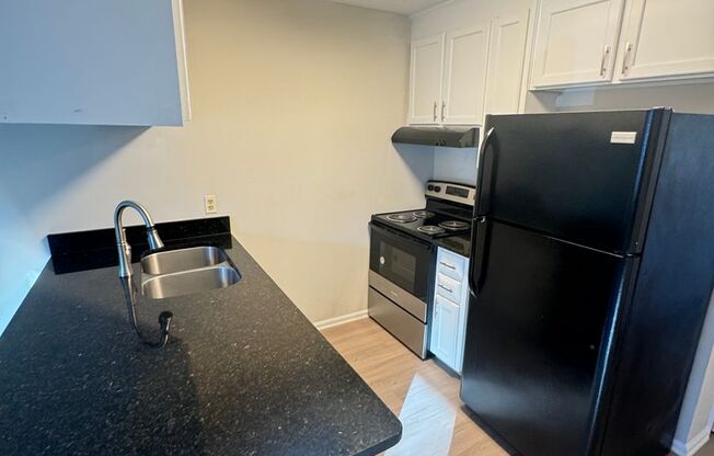 2 beds, 1 bath, 745 sqft, $1,250, Unit 40A