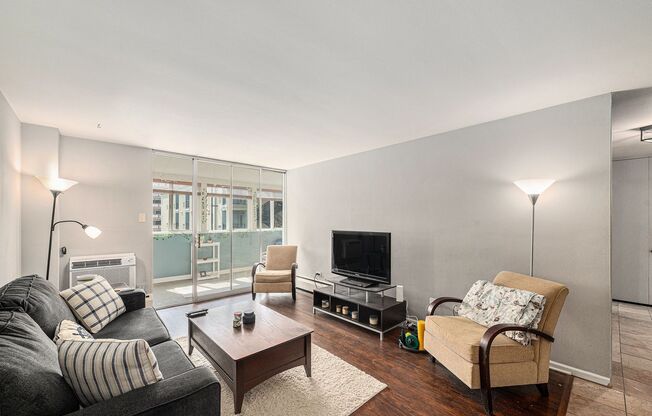 1 bed, 1 bath, $1,600, Unit # 407