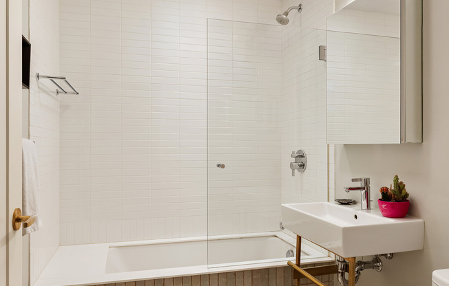 345 W 14 ST