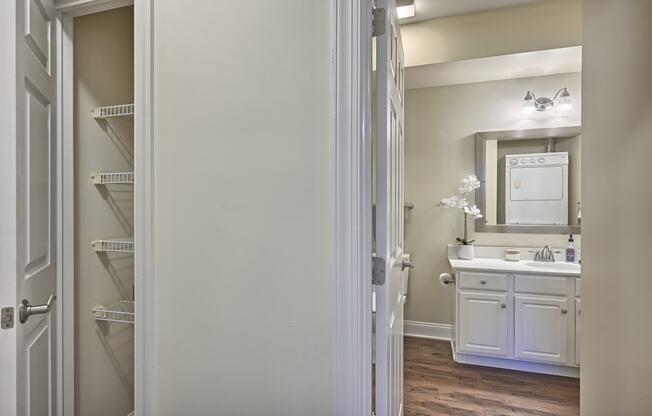 Apartment Bathroom | Mechanicsburg Apartments | Graham Hill Apartments in Mechanicsburg