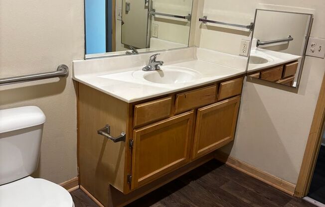 2 beds, 1 bath, 1,080 sqft, $999, Unit PHV - 306