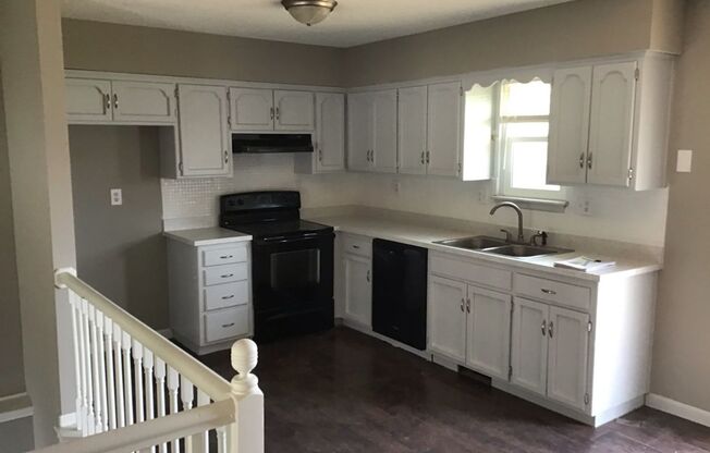 3 beds, 2 baths, $1,900