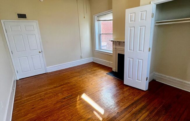 12 E Main St