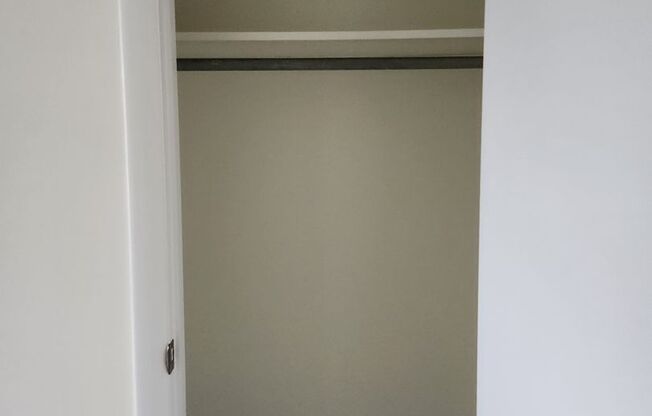 2 beds, 1 bath, 878 sqft, $1,305, Unit WY30002