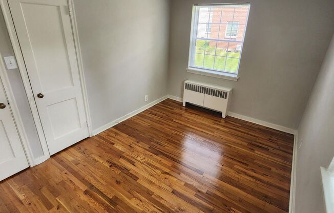 2 beds, 1 bath, 897 sqft, $1,995, Unit A-15