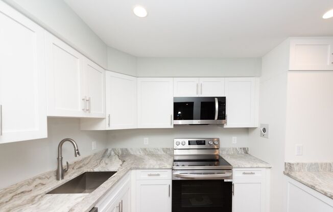 2 beds, 1.5 baths, 1,100 sqft, $2,800, Unit 202K