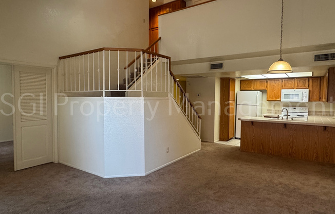 819 N COLLEGE AVE