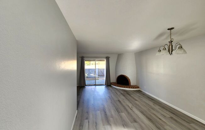 Gorgeous 2 bedroom 2 bath in TAPATIO COVE