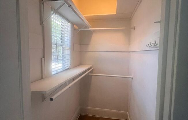 Beautiful 2 bedrooms 2 full baths house in Golden Hills area