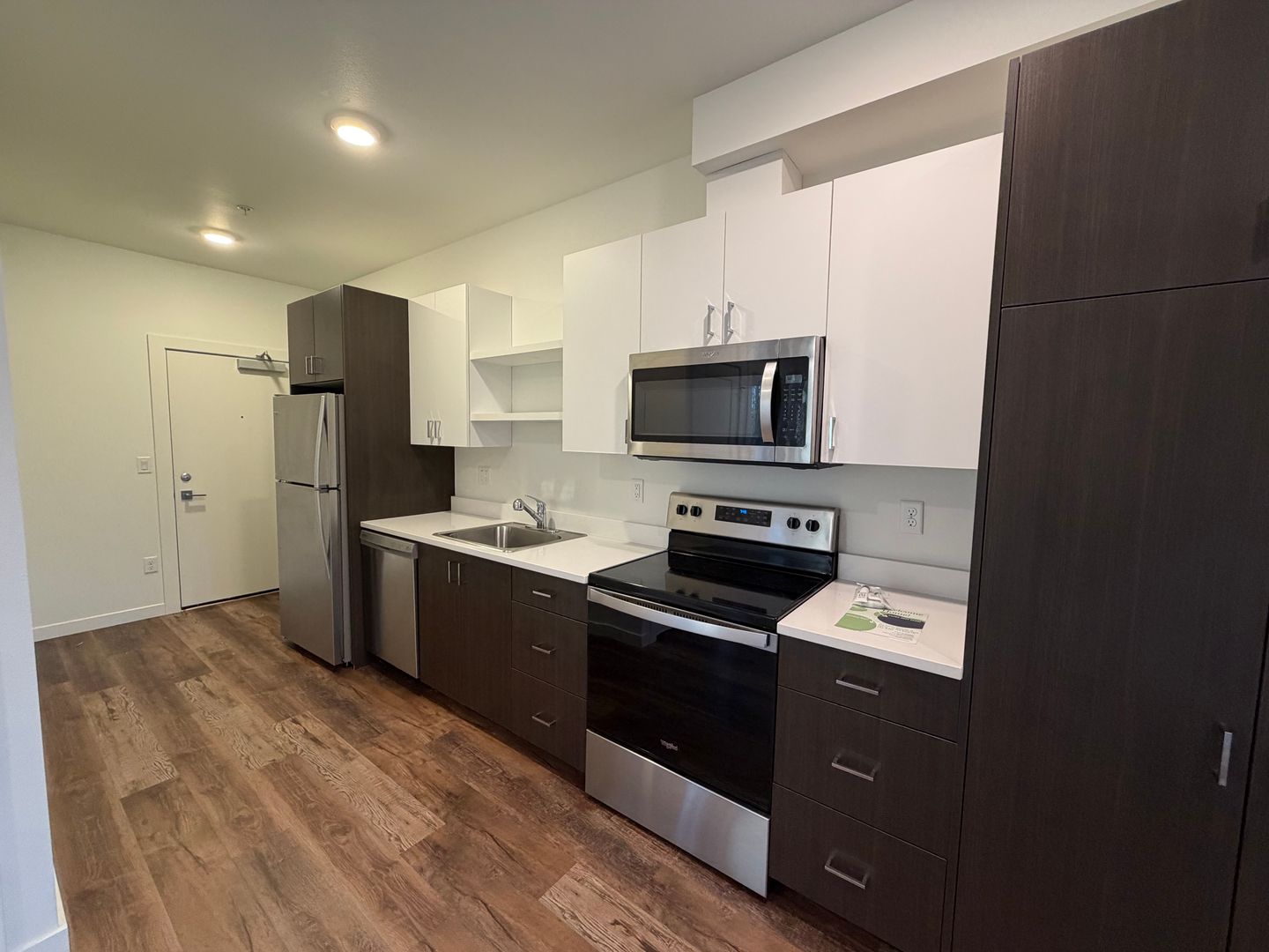 J0629 - North Louie Apartments