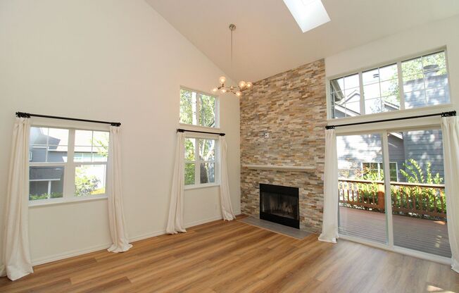 Contemporary 2 Bed/2 Bath NW Portland Heights Home
