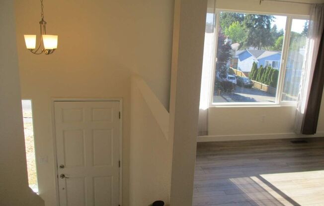 4 Bedroom, 1.75 Bathroom Home in North Tacoma
