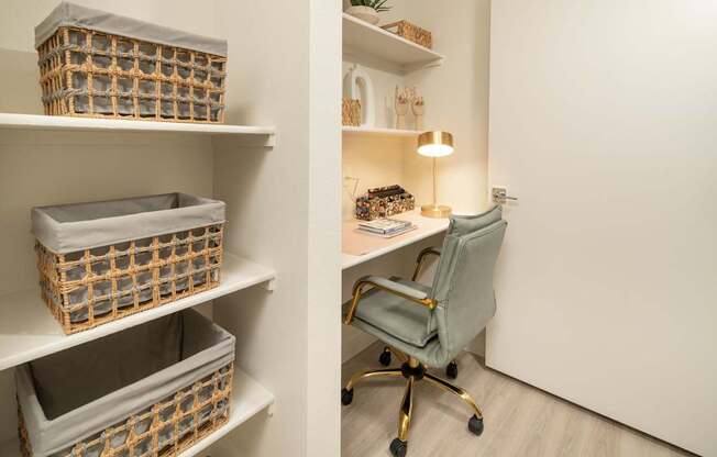 Built in Desk and shelves at Streamliner 16th Apartments in Phoenix
