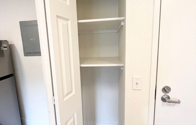 Studio, 1 bath, 480 sqft, $1,395, Unit 222