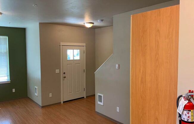 2 Bedroom 2 Bath NEAR U of O
