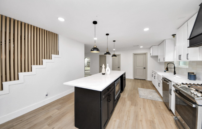 5614 OAKHAVEN LN