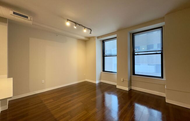 1 bed, 1 bath, 499 sqft, $1,525, Unit HA-316