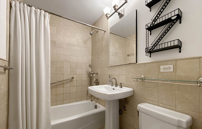 1 bed, 1 bath, 808 sqft, $5,000, Unit 4B