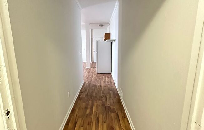 Studio, 1 bath, $875, Unit 105 - Apt #3