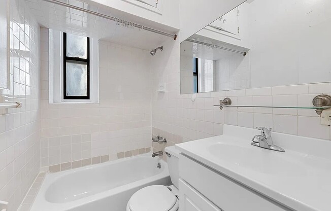 3 beds, 1 bath, $4,895, Unit 16