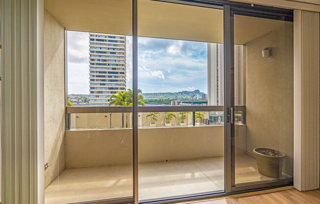 Iolani Court Plaza 703