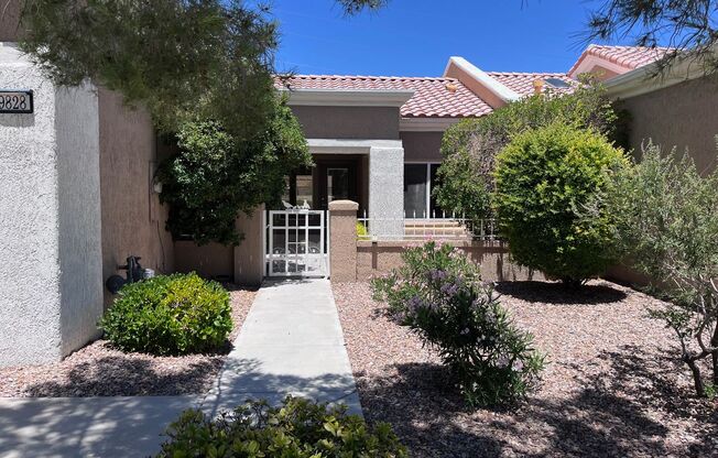 Sun City Summerlin - Remodeled Town-home