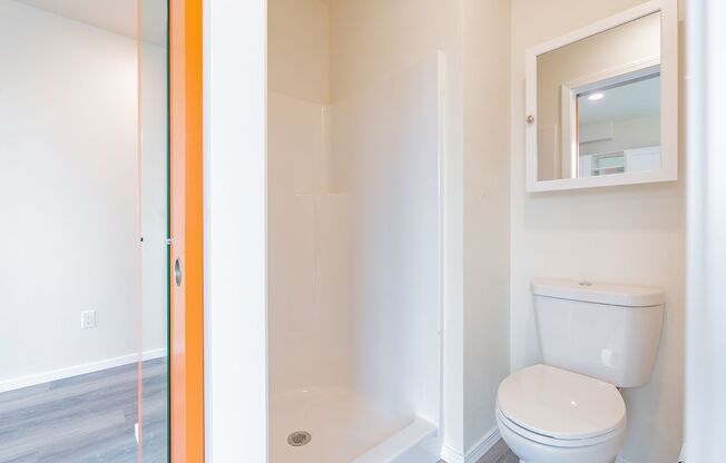 Studio, 1 bath, 175 sqft, $950, Unit 613