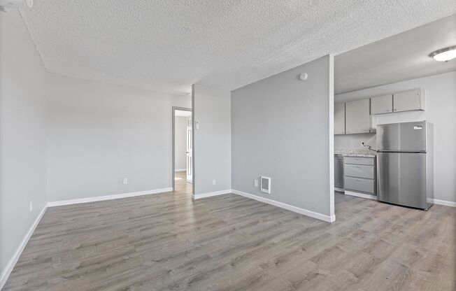 2 beds, 1 bath, 840 sqft, $1,350, Unit 691